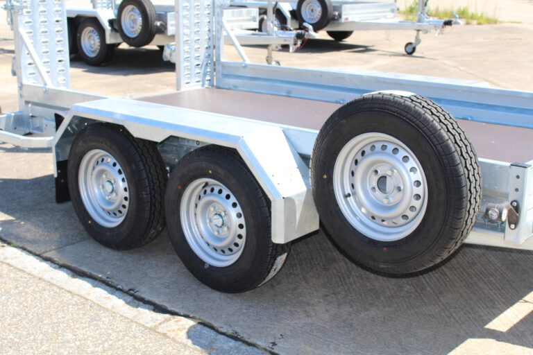 MT2700