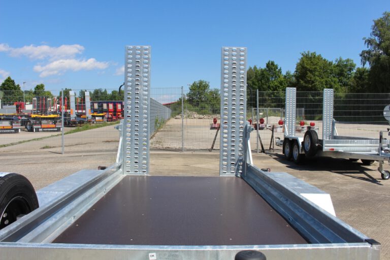 MT2700