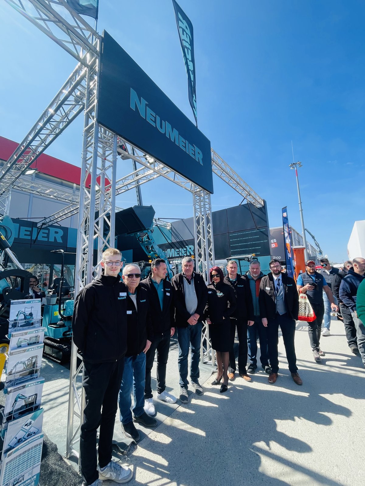 Das NEUMEIER Team auf der bauma 2025 in M&uuml;nchen